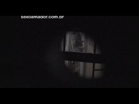❤️ Blondie hè videoregistrata in segretu da un voyeur di u quartieru nascostu daretu à i mattoni cavi Porno vk à co.verhentai.ru ❤