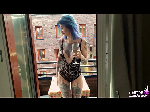 ❤️ Ragazza tremenda chì succhia cù una bocca è cazzo appassionatamente sottu à u celu apertu Porno vk à co.verhentai.ru ❤